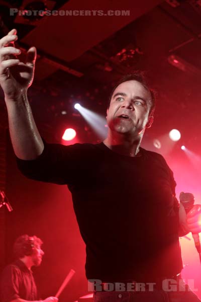 FUTURE ISLANDS - 2014-02-13 - PARIS - La Maroquinerie - 